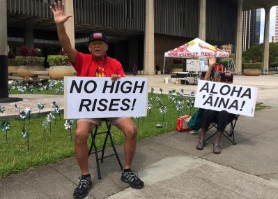 Ige To Talk Kakaako Development at Forum