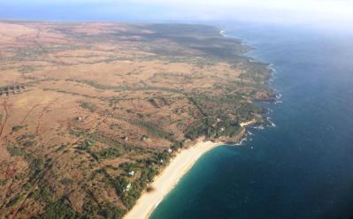 Hawaii Snapshot — Big Wind Becomes A Plot Line For Molokai Author
