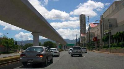 Civil Beat Poll: Slim Majority Supports Honolulu Rail Project