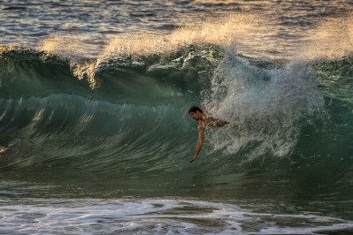 The Projector — Photos of Boys of Summer, Honolulu Cycling and Political Scrutiny
