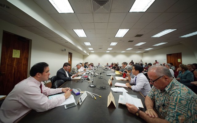 Joint Education committee meeting with Senators and Representatives pack around a full meeting room. 22 april 2015. photograph Cory Lum/Civil Beat