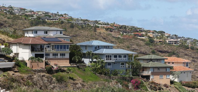 Foreground, Homes along Laukahi Street with Hawaii Loa Ridge homes background. 8 june 2015. photograph Cory Lum/Civil Beat