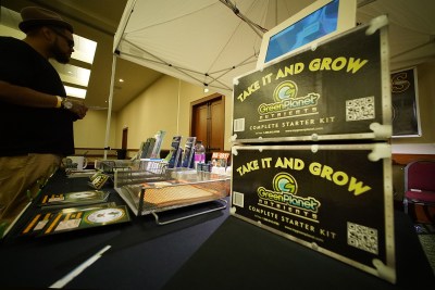 Hawaii Lawyers Warned Not to Help Medical Marijuana Businesses