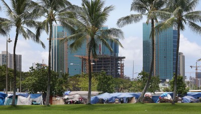 Over a Dozen People Leave Kakaako Homeless Encampment for Shelter