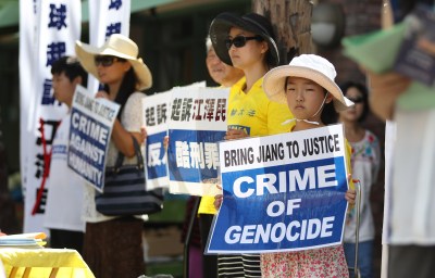 The Projector: Hawaii Talks About Falun Gong, Homelessness and Immigration