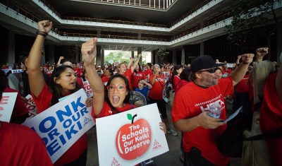 Governor’s Political Fortunes May Rise With New Teachers’ Contract