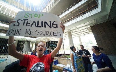 Hawaii Senate Approves Water Rights Bill Over Loud Protests