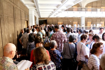 Should Hawaii’s State Government Stop Hiring So Many Temps?