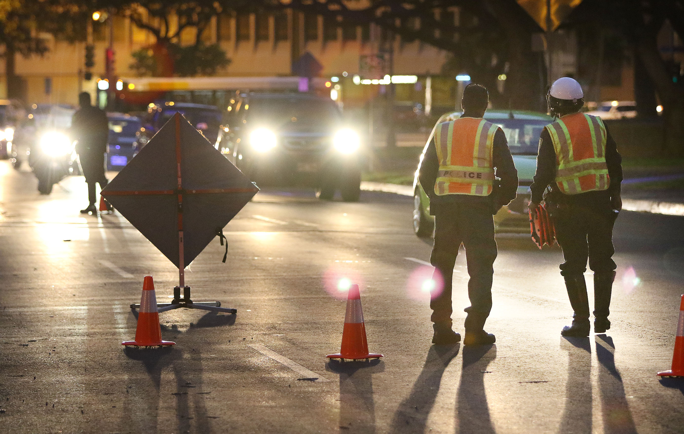 HPD Police DUI Sobriety checkpoint Alapai Street cops2. 5 may 2016.