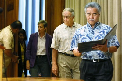 Ige Replaces State Utility Regulator As NextEra Decision Looms