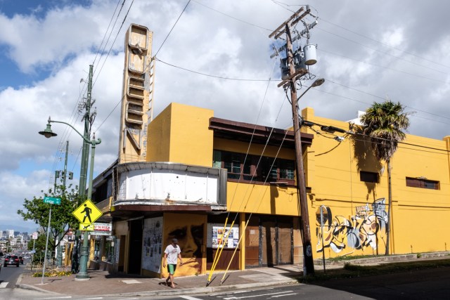 Queen Theatre
