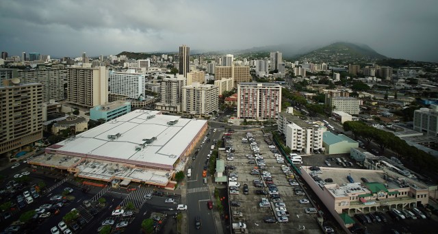 Don Quixote Makiki Pawaa condominium Honolulu Kalakaua Avenue. 19 nov 2016