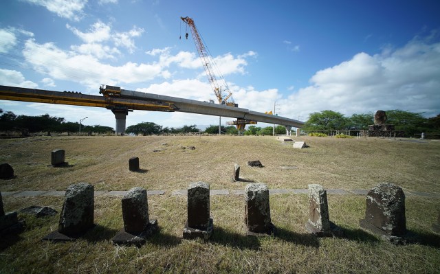 HART Rail guideway near Aiea cemetery. 15 nov 2016