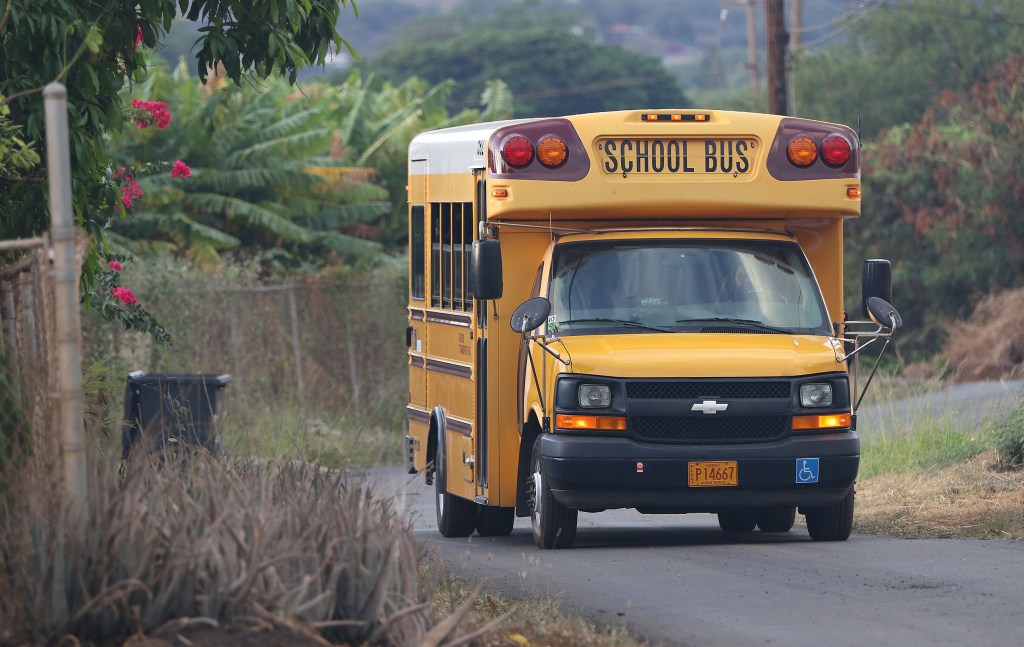 School Bus Waianae Valley. 18 nov 2016