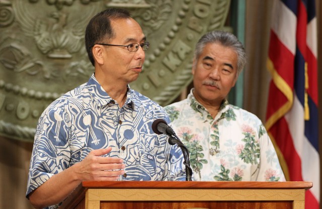 Wes Machida had to step in to discuss some numbers after Governor Ige called him up to the podium during press conference. 19 dec 2016