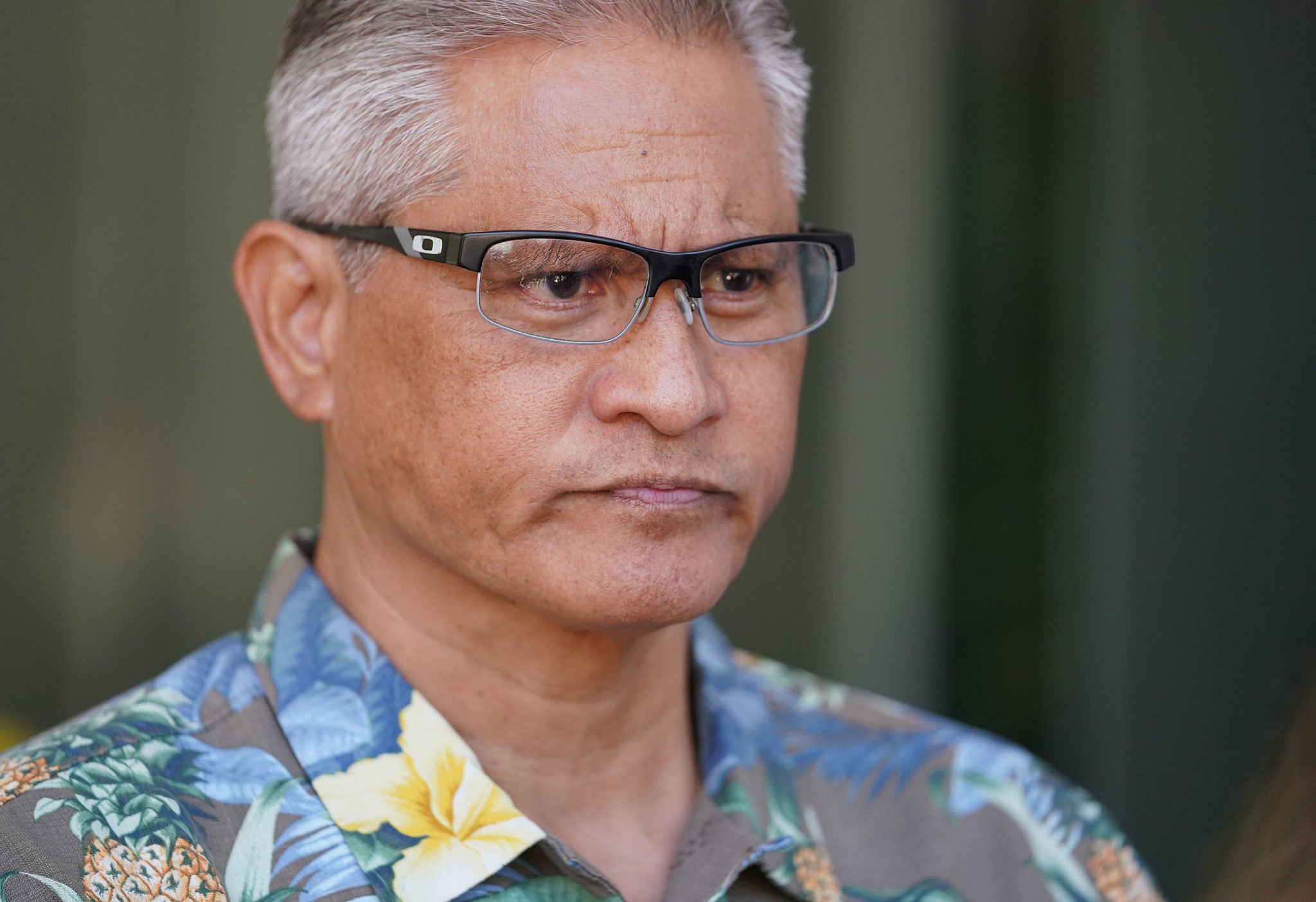 Retired HPD Chief Louis Kealoha outside District Court.