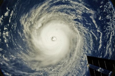 Hurricane Hector Skirts South Of Hawaii As It Weakens