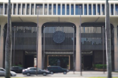 Hawaii Senate Votes To Raise Minimum Wage By October
