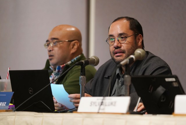 Sen Donovan Dela Cruz WAM chair questions mayors at the Capitol auditorium.