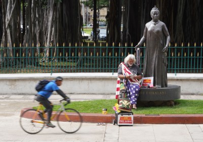 Banning Bikes At The Capitol Would Make Cycling On Oahu Even Harder