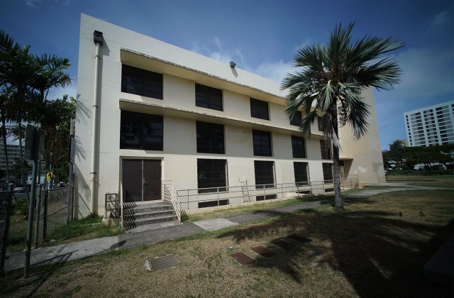 Makiki Library Building.