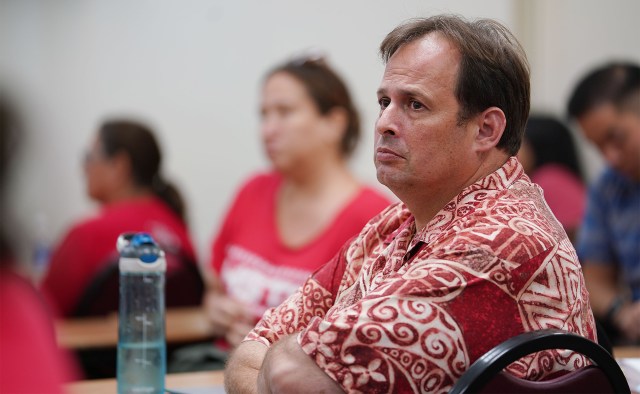 HSTA President Corey Rosenlee DOE Salary session held at McKinley Adult School.