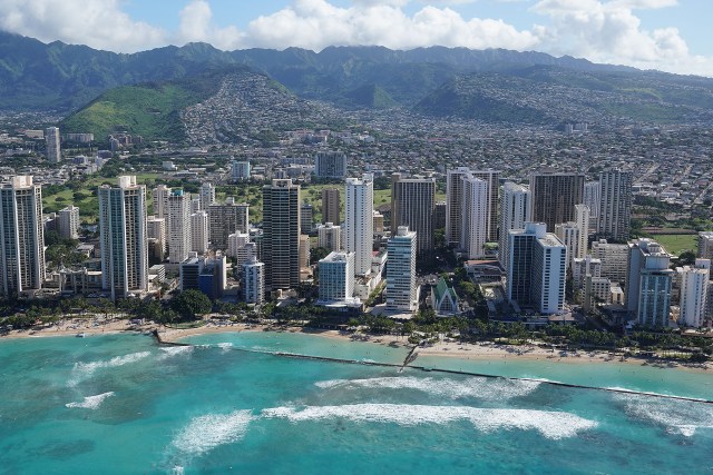 Waikiki Hotels and Waikiki Beach aerial 0371.