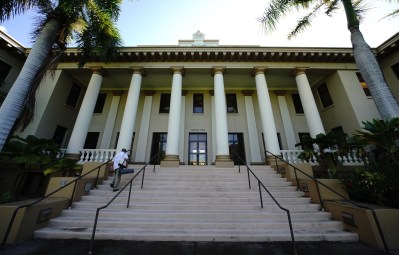 UH Changes Grading Policy After Classes Move Online