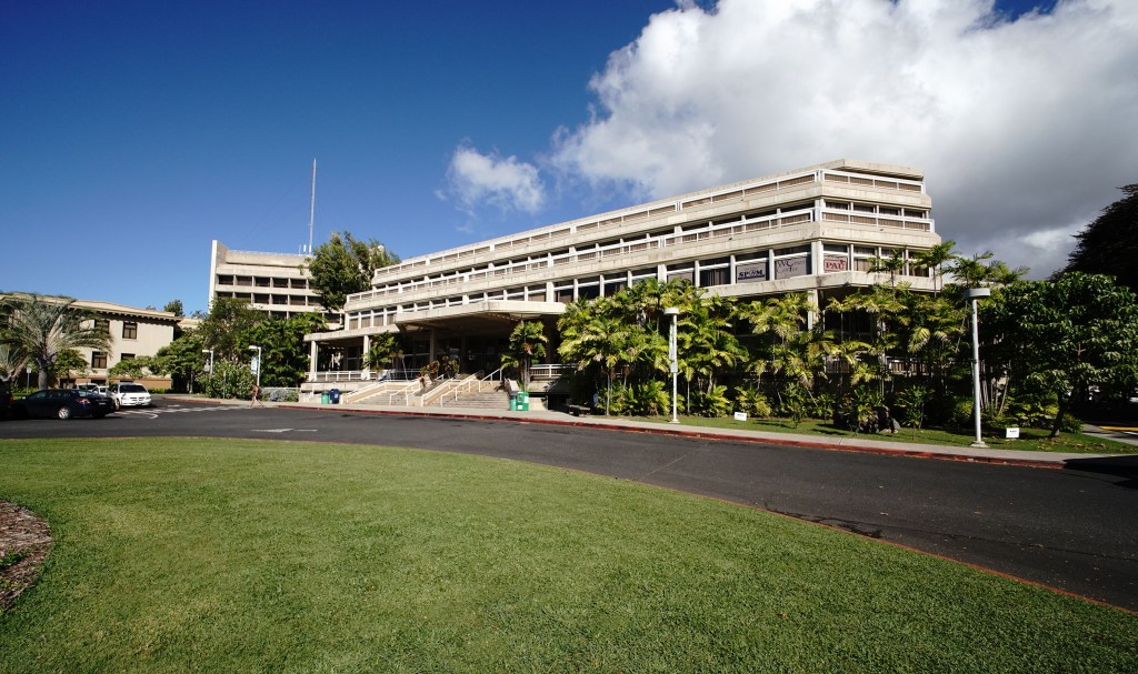 UH Manoa Student Services Building.