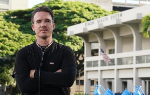 Dr Darragh O'Carroll works in Kuakini Emergency Room as a contractor.