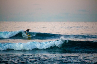 Hawaiian Airlines Slammed For Refusing To Carry Champion Surfer’s Longboard