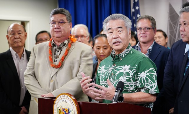 Governor David Ige speaks during joint House Senate press conference held at Capitol room 445.