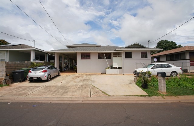 94 284 Loaa Street in Waipahu.