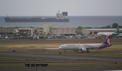 Gov. Ige: Banning Air Travel To Hawaii Is ‘Impossible To Enforce’