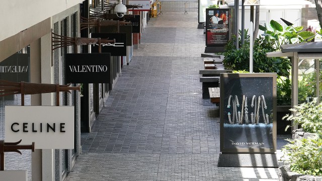 Ala Moana Shopping Center slider walkway.