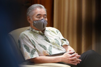Ige Waiting On Congress To Act Before Boosting Unemployment Benefits