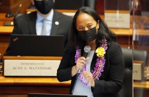 Representative Della Au Belatti gives a short speech during floor session.