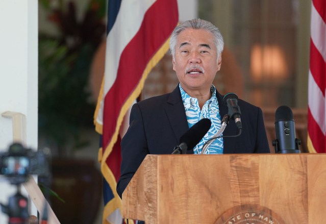 Governor David Ige speaks during bill signing ceremony at Washington Place.