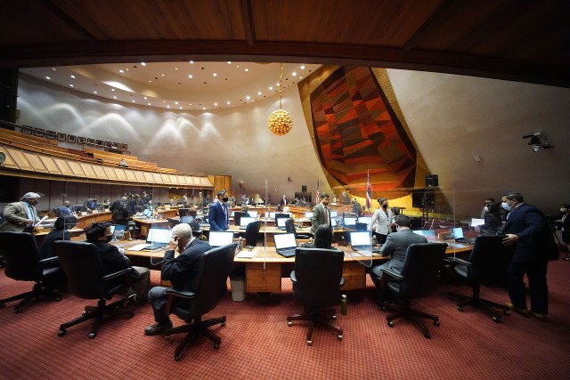 House adjourns the special session at the legislature.