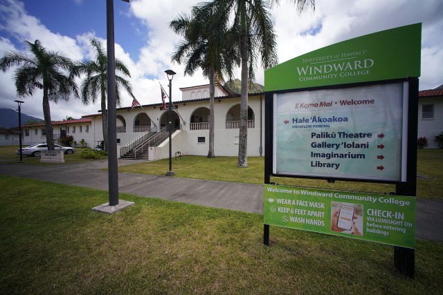 Windward Community College Administration Building.