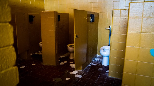 Westside Parks Pokai Bay Beach Park Bathrooms