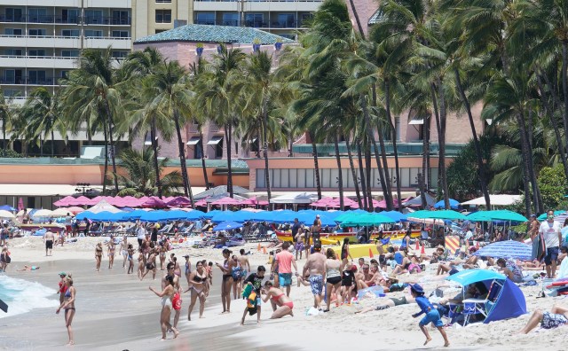 waikiki Beach was packed with Hawaii having 628 cases of COVID-19 statewide.