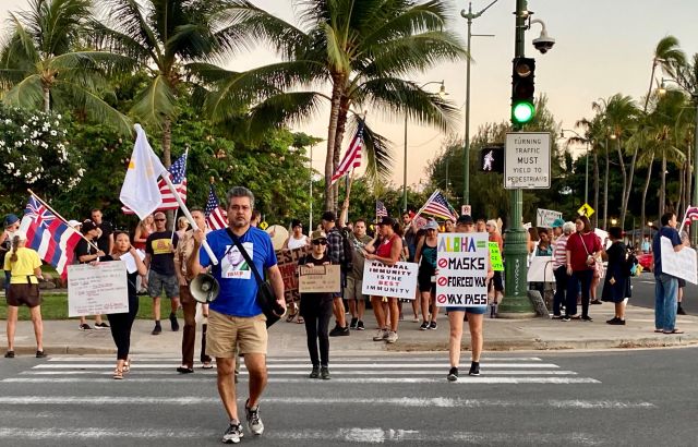 Vaccination opponents Aloha Freedom Coalition anti-tax Waikiki protest Covid