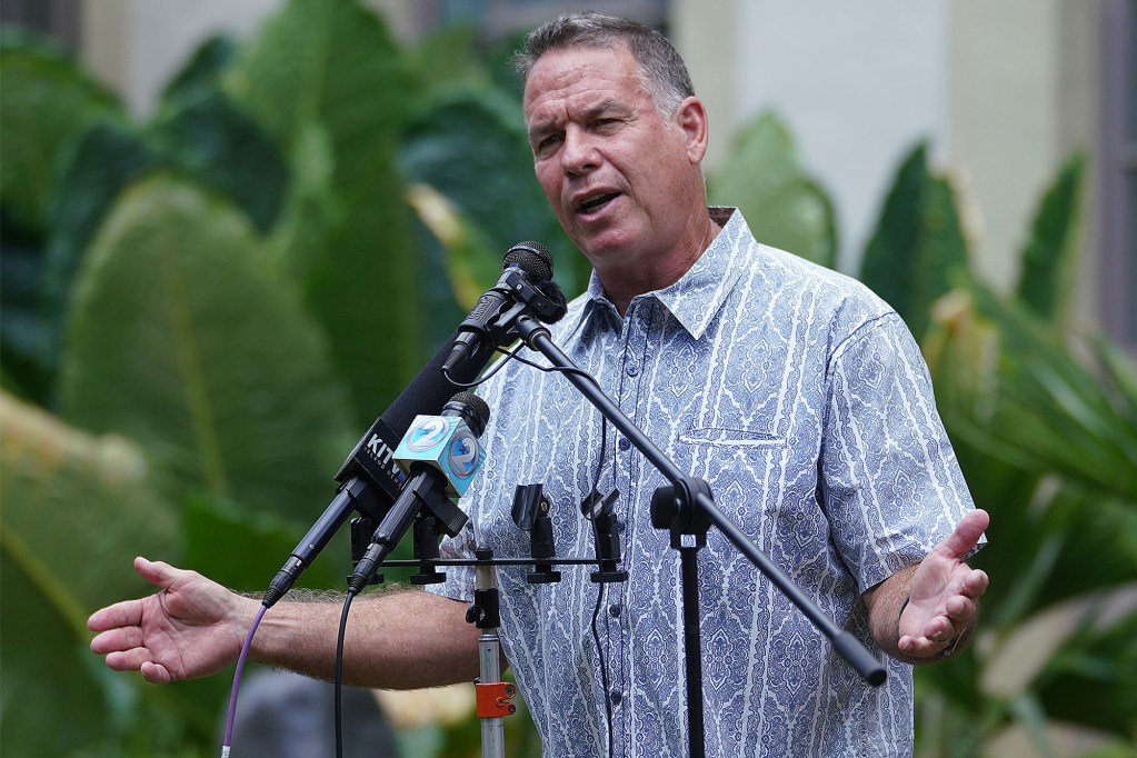 Gary Cordery, director of the Aloha Freedom Coalition speaks in opposition to government mandates to control the Covid-19 surge.