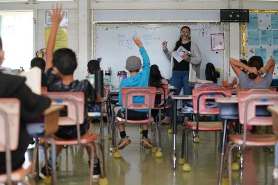 Bill To Boost Veteran Educator Pay Gets Pushback From Labor Unions