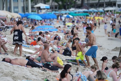 Report Raises Questions About The Effects Of Sunscreen On Marine Life