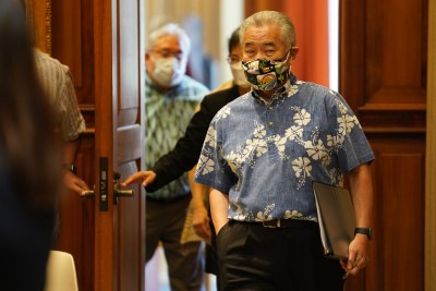 Hawaii’s Governor Signs 3 Bills Supporting LGBTQ Community