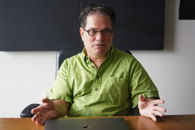 Jonathan Likeke Scheuer.