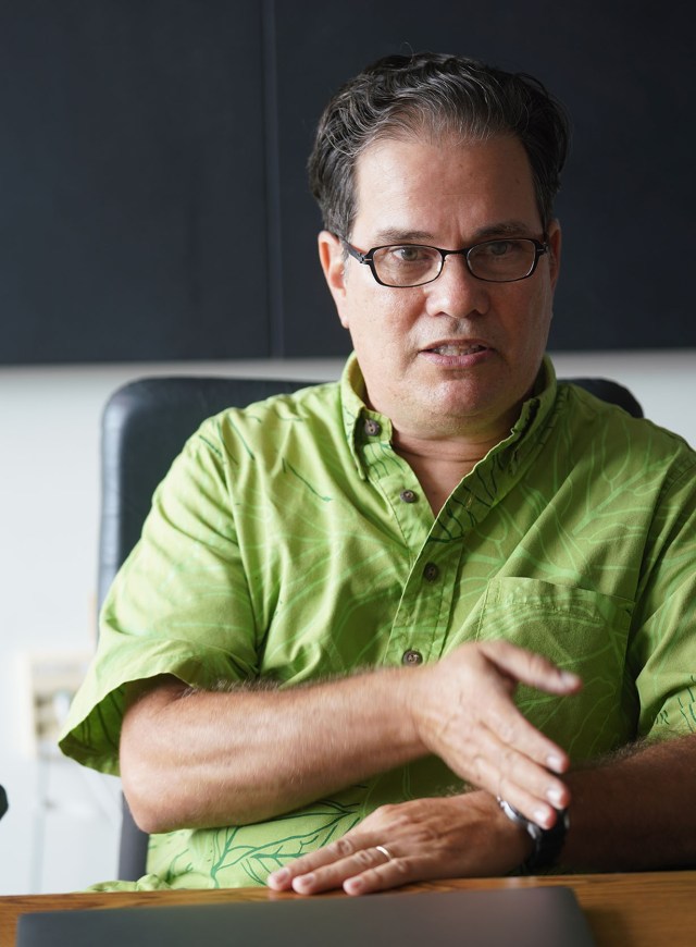 Jonathan Likeke Scheuer.