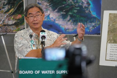 Board of Water Supply Manager and Chief Engineer Ernie Lau speaks to media about the recent US Navy report.